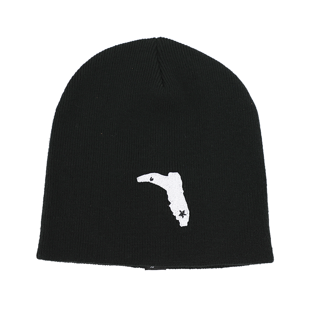 BLACK BEANIE WITH WHITE FC BOOT